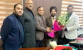 ٹرانسپورٹ کمشنر کی وفود سے بات چیت