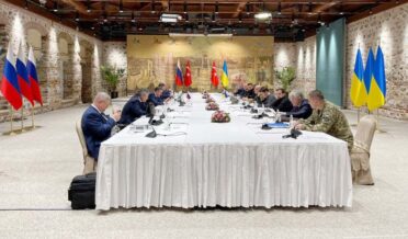 استنبول میں رو س اور یوکرین وفود کے درمیان امن مذاکرات ہنوز جاری