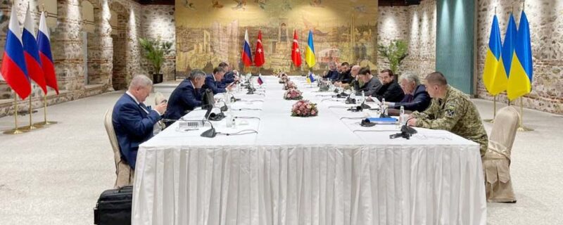 استنبول میں رو س اور یوکرین وفود کے درمیان امن مذاکرات ہنوز جاری