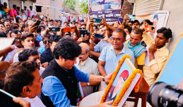 ملک کیلئےجان قربان کرنے والے جھنتو علی شیخ کے اہل خانہ سے عمران پرتاپ گڑھی کی ملاقات