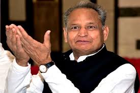 ٹرمپ کے بیانات پر اشوک گہلوت کا سوال ’وزیر اعظم مودی کشمیر معاملے پر خاموش کیوں ہیں؟‘