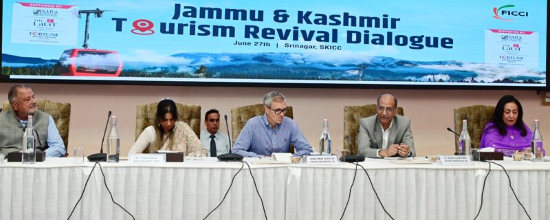 وزیر اعلیٰ نے جموں و کشمیر کو ہندوستان کی سب سے بڑی سیاحتی منزل کے طور پر بحال کرنے کیلئے اجتماعی کوششوں پر زور دیا