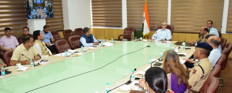 وزیر اعلیٰ عمر عبداللہ نے صوبہ جموں میں گرمیوں کے موسم کیلئے بنیادی خدمات کا جائزہ لیا