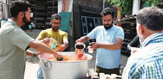 وادی میں نوجوانوں کی جانب سے ٹھنڈے مشروبات کی مفت سبیلیں