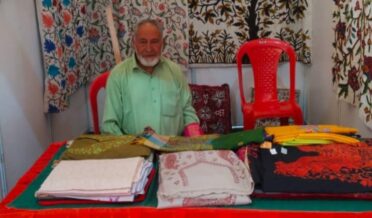 کشمیر ہینڈ لوم ایکسپو کا کشمیر ہاٹ میں ’ہتھ کرگھا میلہ ‘کا آغاز