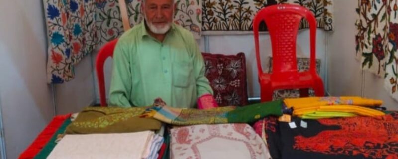 کشمیر ہینڈ لوم ایکسپو کا کشمیر ہاٹ میں ’ہتھ کرگھا میلہ ‘کا آغاز