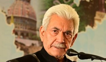 اودھمپور۔ سرینگر ۔ بارہمولہ ریل رابطہ جو کشمیر کو کنیا کماری سے جوڑے گا اور جموںوکشمیر یوٹی کیلئے ایک نئے دور کا آغاز کرے گا۔لیفٹیننٹ گورنر منوج سِنہا