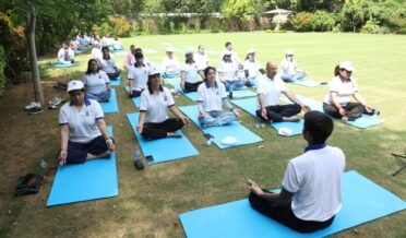 جے اینڈ کے ریذیڈنٹ کمیشن نے بین الاقوامی یوگا دن منایا