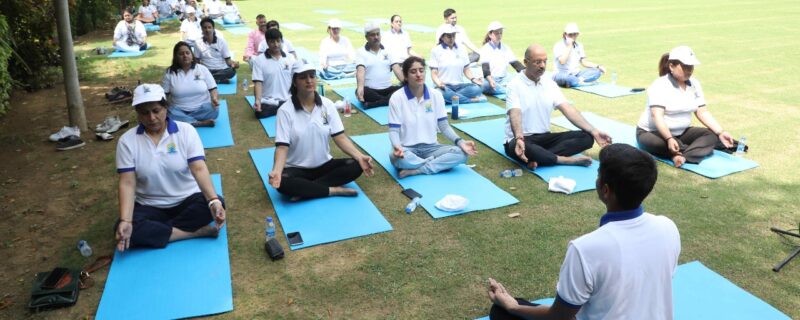 جے اینڈ کے ریذیڈنٹ کمیشن نے بین الاقوامی یوگا دن منایا