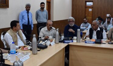 جاوید ڈار نے بڈگام میں محرم الحرام کے انتظامات کا جائیزہ لیا