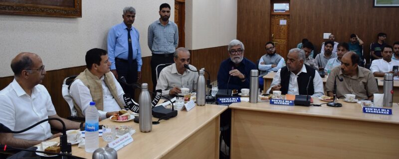 جاوید ڈار نے بڈگام میں محرم الحرام کے انتظامات کا جائیزہ لیا