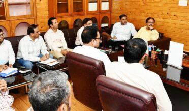 جاوید احمد رانا نے پیر پنجال ریجن میں واٹر سپلائی سکیموں کا جائزہ لیا