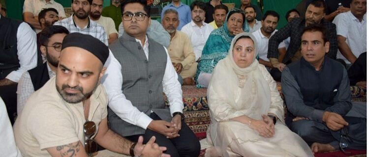 سکینہ اِیتو اور ستیش شرما کا زڈی بل حسن آباد میں امام بارگاہوں کا دورہ