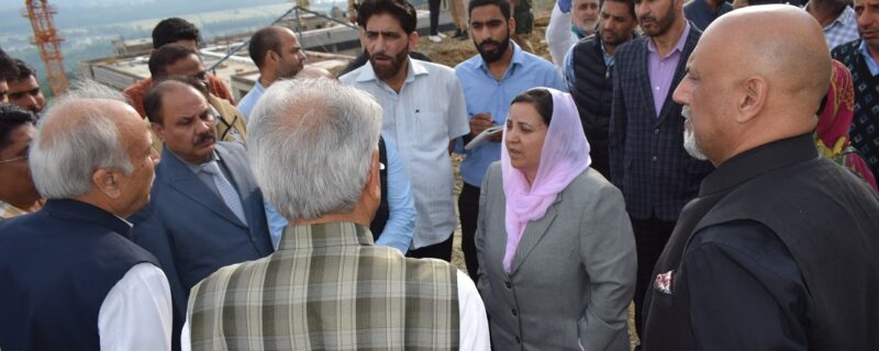 سکینہ اِیتو نے ایمز اونتی پورہ کی جاری تعمیراتی کاموں کا جائزہ لیا