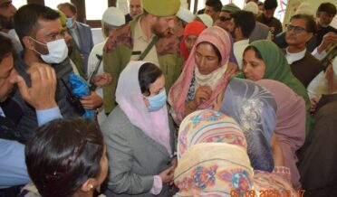 سکینہ اِیتو نے پانپور حلقے کا دورہ کیا