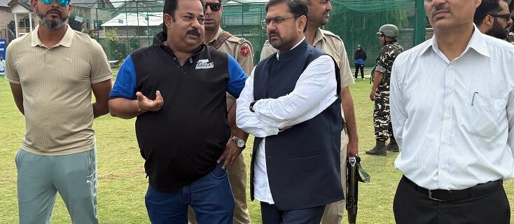 ستیش شرما نے ڈون اسکول سرینگر میں ای وی سی ایل لیگ ٹرائلز کا افتتاح کیا