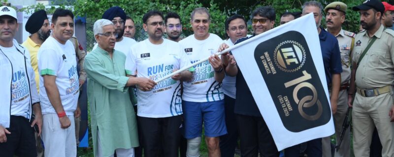 ستیش شرما نے جموں یونیورسٹی میں ’اَمن و اِختراع کی دوڑ‘کوہری جھنڈی دِکھاکر روانہ کیا