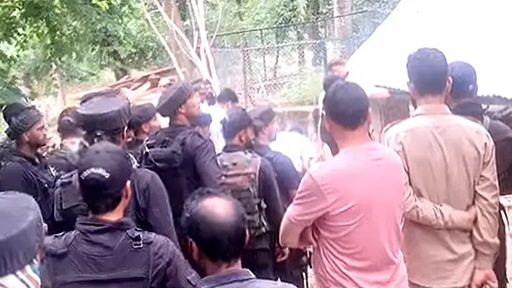 کے ہندواڑہ میں مسجد کی تعمیر نو کے دوران دھماکہ، 3 افراد زخمی