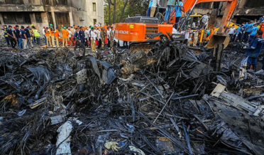 احمد آباد طیارہ حادثہ: ’سیٹ سمیت باہر گر گیا، تب جان بچی‘– واحد زندہ بچ جانے والے وشواس کمار کا بیان