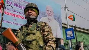 وزیر اعظم نریندر مودی دورے جموں کشمیر کیلئے آج وارد ہونگے ، ٹنل کے آر پار سخت سیکورٹی انتظامات