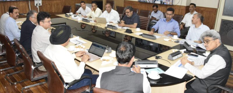 چیف سیکرٹری نے پی ایم سوریہ گھریوجنا کی عمل آوری کا جائزہ لیا