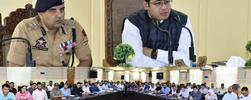 ضلع ترقیاتی کمشنر گاندربل نے یومِ آزادی کی تقریبات کے اِنتظامات کا جائزہ لیا