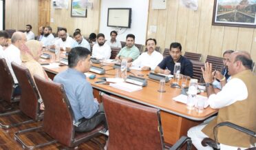 جموں وکشمیر میں غیر قانونی کان کنی کے خلاف زیرو ٹالرنس اَپنایا جائے۔ نائب وزیراعلیٰ کی اَفسران کو ہدایت