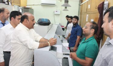 نائب وزیر اعلیٰ کا چیف اِنجینئر آر اینڈ بی اور پی ایم جی ایس وائی دفاتر کا اچانک معائینہ