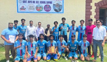 گورنمنٹ بوائز ہائر سیکنڈری اسکول سوپور نے ضلعی سطح کے بین المدارس فٹبال چمپئن شپ کا ٹائٹل جیت لیا