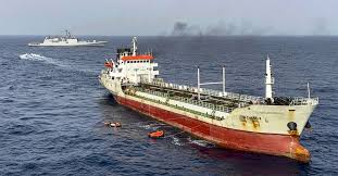 بھارتی بحریہ کے آئی این ایس تبار نے خلیج عمان میں پانامہ کے ٹینکر ایم ٹی یی چینگ 6 کو بچایا