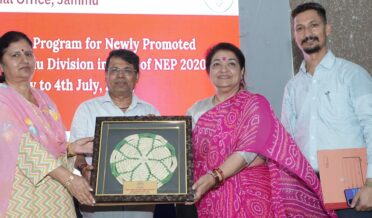 صوبہ جموں کے نئے تعینات ہیڈماسٹروں کیلئے اِنڈکشن ٹریننگ پروگرام اِختتام پذیر