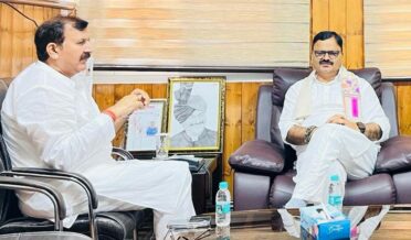 ممبر قانون ساز اسمبلی اروند گپتا نے جاوید رانا سے ملاقات کی