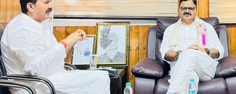 ممبر قانون ساز اسمبلی اروند گپتا نے جاوید رانا سے ملاقات کی