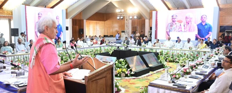 لیفٹیننٹ گورنر نے سری نگر میں یونین ٹیریٹریز کے سیاحتی سیکرٹریوں کی ’میٹ‘ سے خطاب کیا