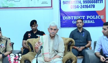 لیفٹیننٹ گورنر نے بال تل بیس کیمپ کا دورہ کر کے جاری یاترا کے اِنتظامات کا جائزہ لیا