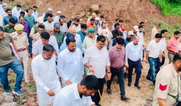 جاوید رانا نے بالاکوٹ کا دورہ کر کے حالیہ بارشوں اور لینڈ سلائیڈنگ سے ہوئے نقصانات کا جائزہ لیا