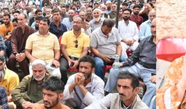 سکینہ اِیتو کا کولگا م کے بنی مولہ چندرگی علاقے میں عوامی شکایات ازالہ کیمپ کا اِنعقاد