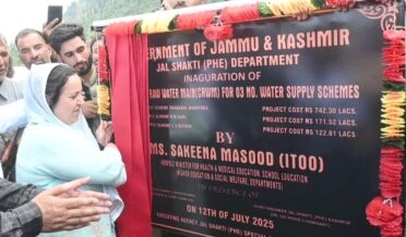 سکینہ اِیتو نے نور آباد کولگام میں متعدد واٹر سپلائی سکیموں کیلئے سی آر ڈبلیو ایم کا اِفتتاح کیا