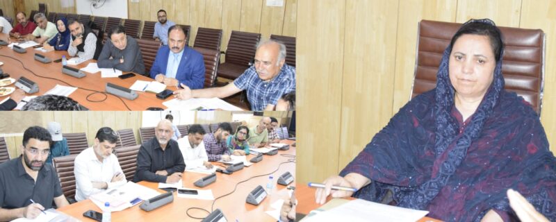 سکینہ اِیتو نے پانپور اسمبلی حلقے میں صحت سہولیات کا جا ئزہ لیا