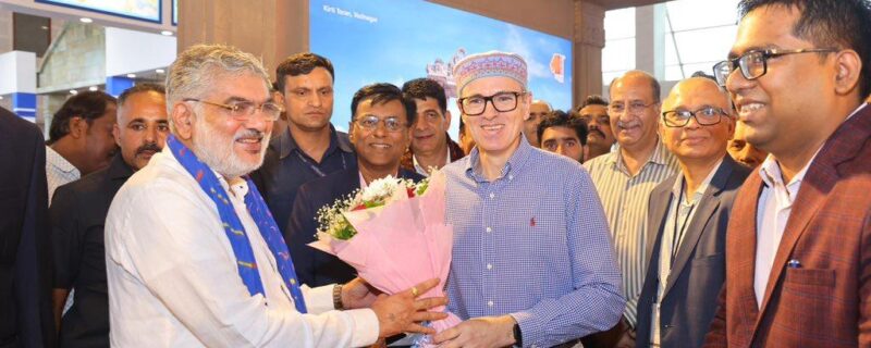 وزیر اعلیٰ عمر عبداللہ نے احمد آباد میں ٹریول اینڈ ٹوراِزم میلے کا اِفتتاح کیا