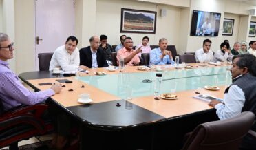 وزیر اعلیٰ عمر عبداللہ نے ڈیری اِنفراسٹرکچر سکیم کا جائزہ لیا