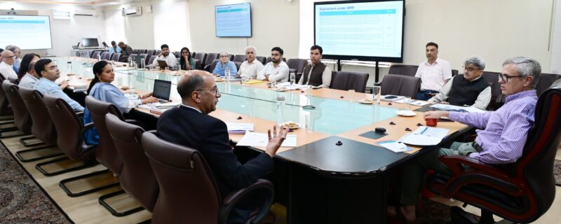 وزیر اعلیٰ نے سرینگر اور جموں ماسٹر پلانوں اور بلڈنگ بائی لاز کا جائیزہ لیا