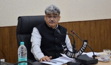 چیف سیکرٹری نے بڈگام میں ترقیاتی کاموں کا جائیزہ لیا