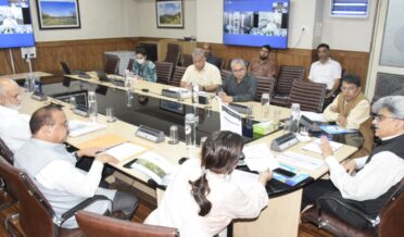 چیف سیکرٹری نے جموںوکشمیر کی یونیورسٹیوں میں ملک گیر ’ یووا کنیکٹ پروگرام ‘ کی تیاریوں کا جائزہ لیا