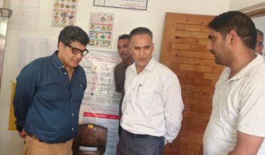 کمشنرسیکرٹری سماجی بہبود نے اننت ناگ میں آئی سی ڈِی ایس اور پوشن سکیموں کا جائزہ لیا