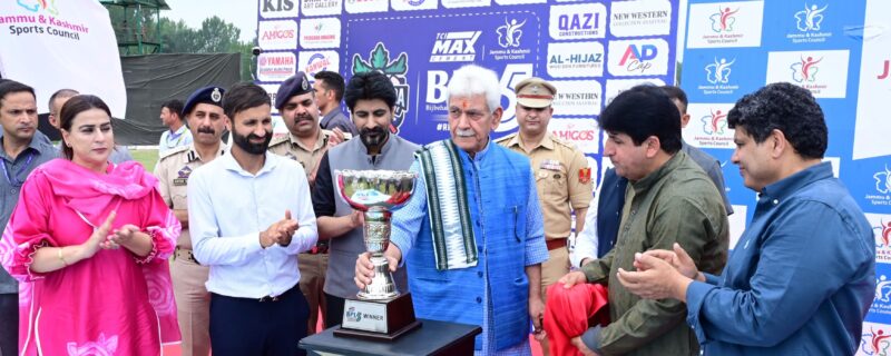 لیفٹیننٹ گورنر نے اننت ناگ میں بیج بہاڑہ پریمیئر لیگ (بی پی ایل) کے کھلاڑیوں سے بات چیت کی