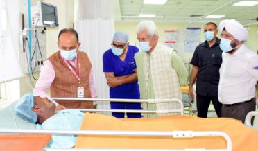 لیفٹیننٹ گورنر نے ایس ایم وِی ڈِی نارائنا سپر سپیشلٹی ہسپتال کٹرہ کا دورہ کیا