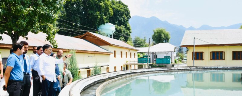 جاوید رانا نے نشاط اور آلسٹینگ واٹر فلٹریشن پلانٹس میں اَپ گریڈیشن کے کاموں کا جائزہ لیا