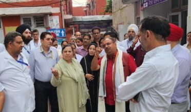 سکینہ اِیتونے گورنمنٹ ہسپتال گاندھی نگر جموں کا دورہ کیا اور طبی سہولیات کا جائز ہ لیا