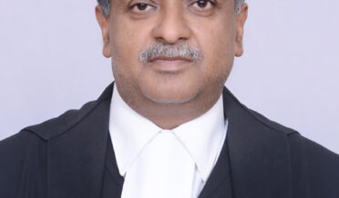 میں آوارہ کتوں کا شکر گزار ہوں جنہوں نے مجھے پہچان دلائی: جسٹس وکرم ناتھ